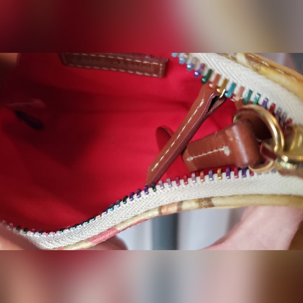 Dooney & Bourke 👛 Multicolor Women's Wristlet NWOT - Picture 11 of 13